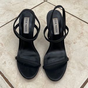 Steve Madden Sandal Size 6.5 M